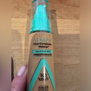 Almay Clear Complexion Makeup. #300 Naked. NWT